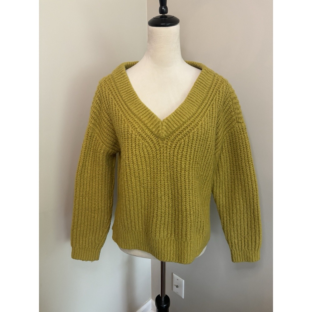 Lucky Brand Shaker Stitch Sweater Medium Chartreuse Green Chunky V-Neck Knit